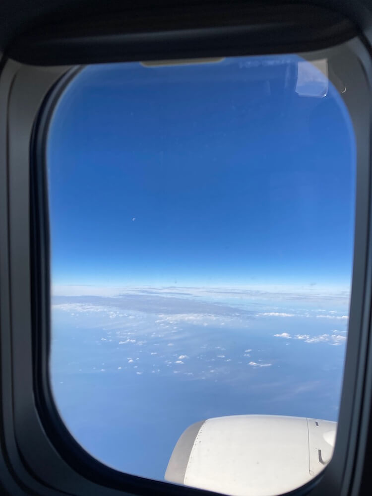 飛行機の中からの空の景色
