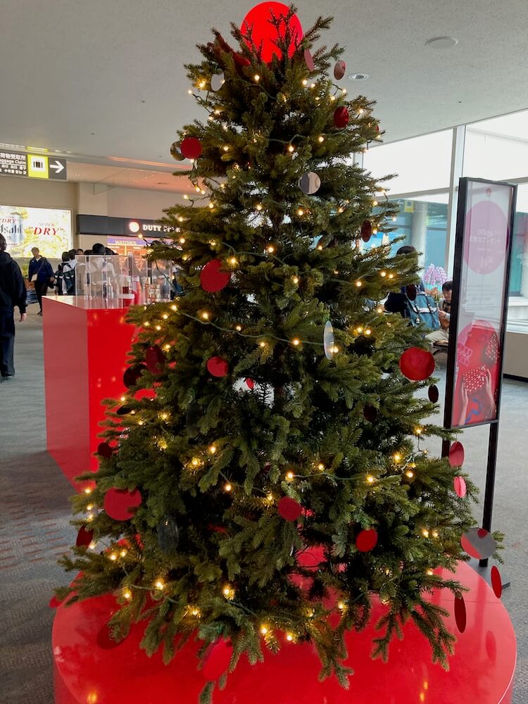 那覇空港のクリスマスツリー