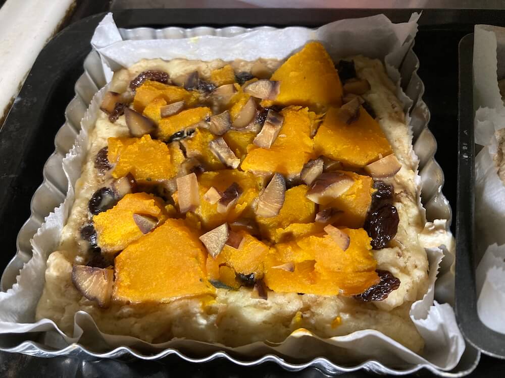 美味しいカボチャと栗のタルトのようなケーキ