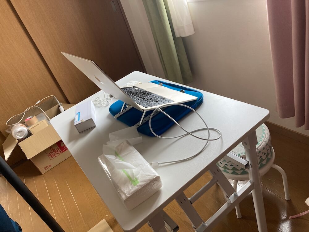 快適に使えるパソコンデスク