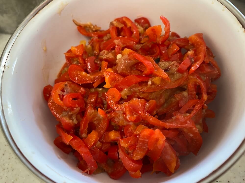 美味しい赤ピーマンの鰹節味噌和え