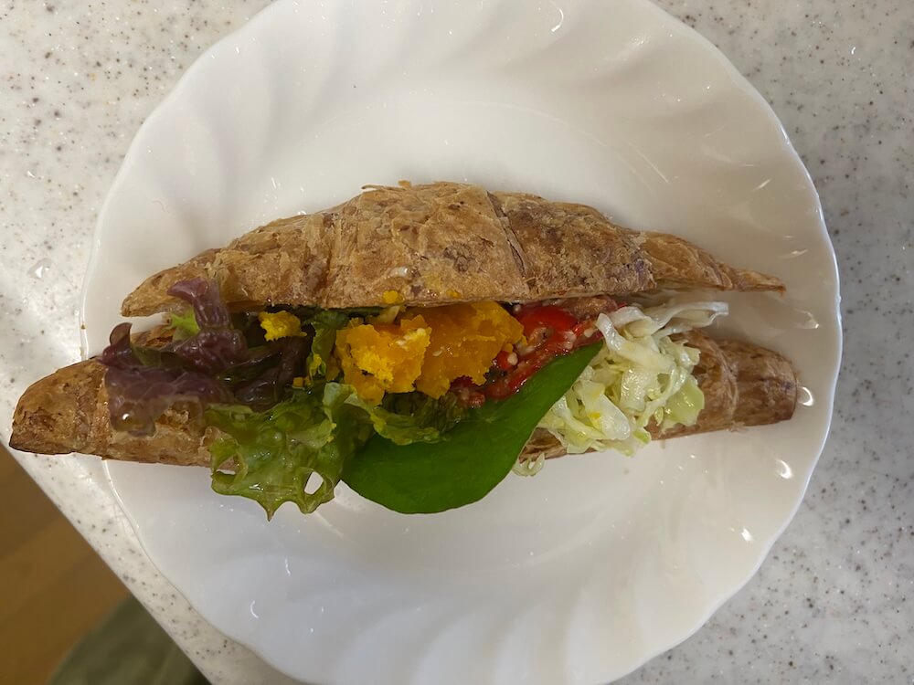 サンドイッチで美味しいナスタチウムの葉