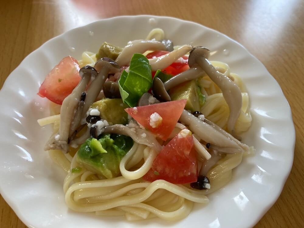 美味しい沖縄そばで作ったパスタサラダ